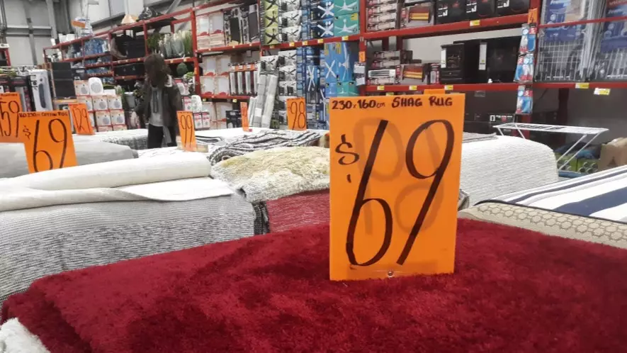 Bunnings Warehouse Is Selling Shag Rugs For $69 