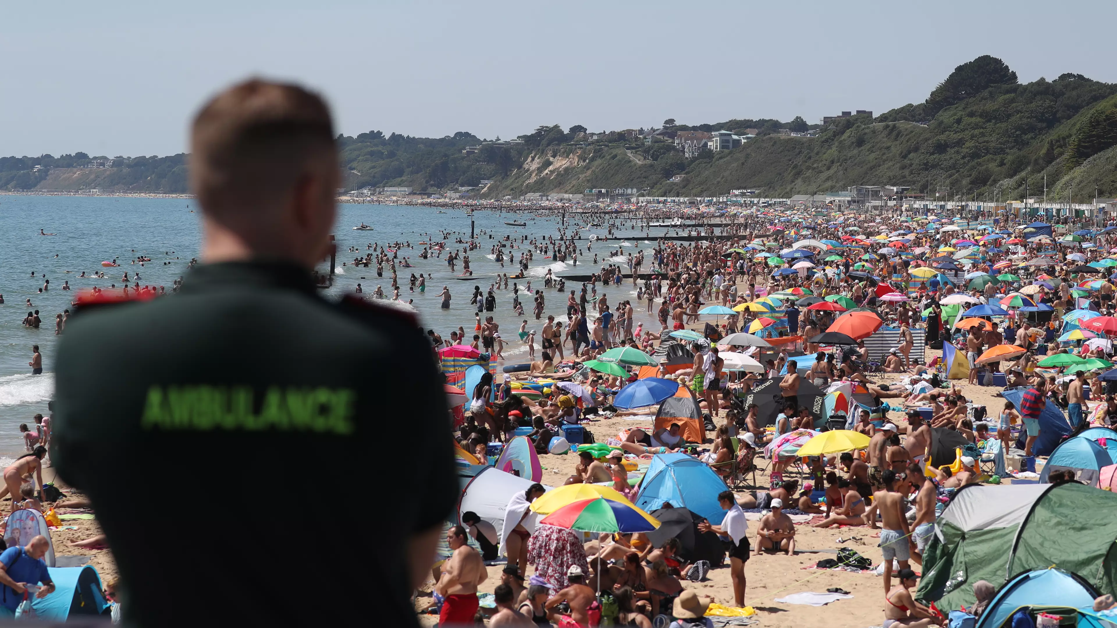 Major Incident Declared In Bournemouth As Thousands Flock To Beaches