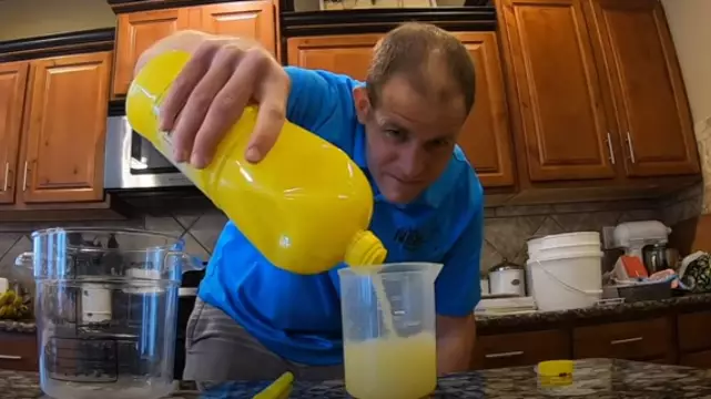 Man Breaks World Record By Drinking Litre Of Lemon Juice In 17 Seconds