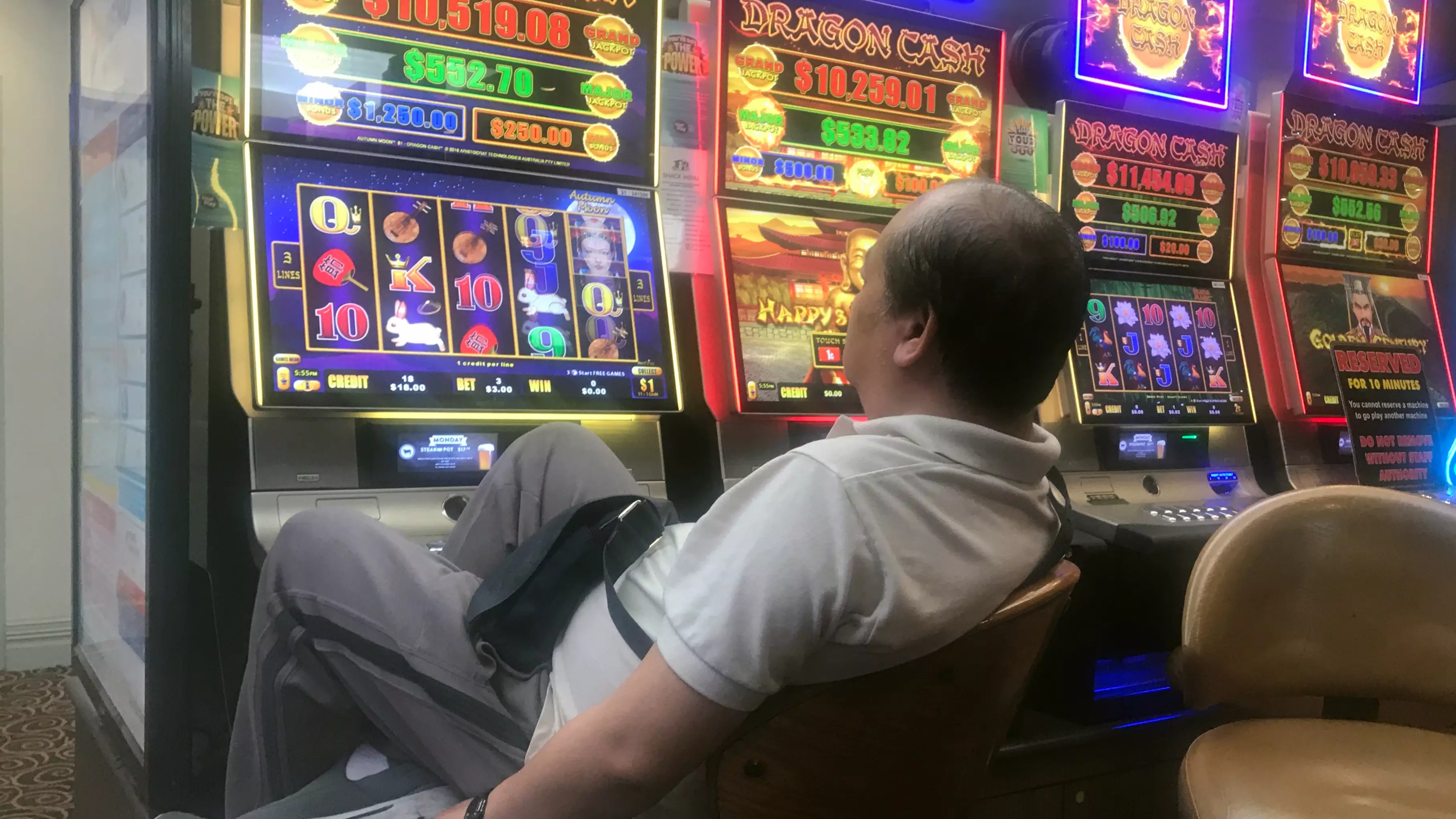 Young Veterans Are Calling For RSLs To Get Rid Of Pokies