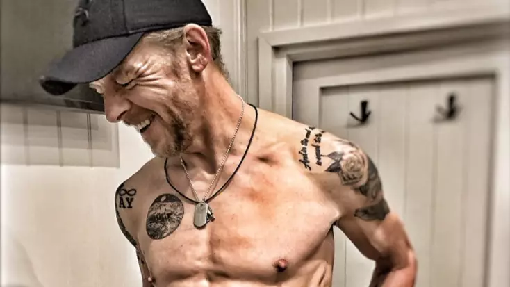 Simon Pegg Shows Off Six Pack And Lean Frame For New Film Role
