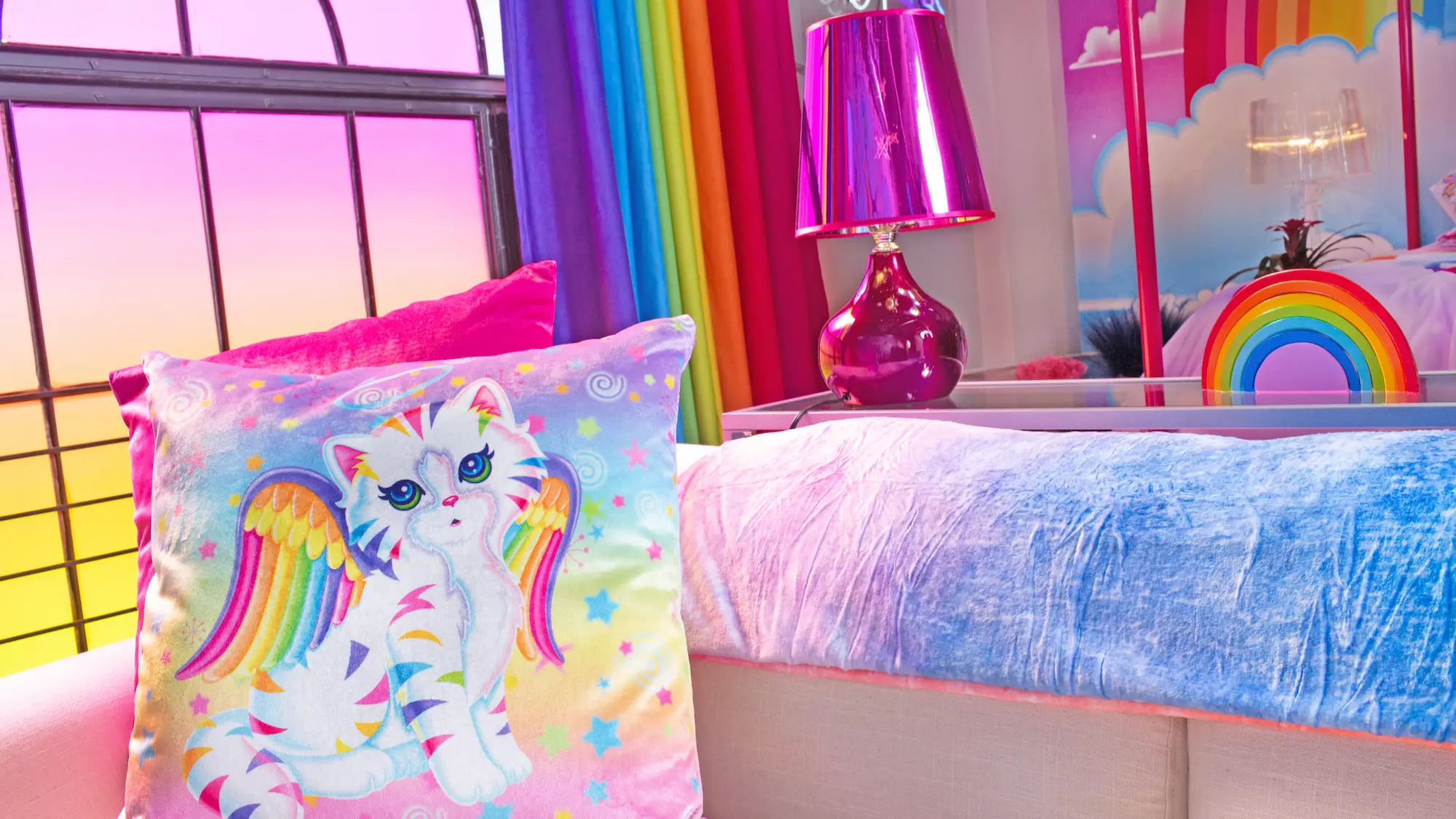 You Can Now Stay In A 1990s Themed Apartment And It's The Stuff Of Dreams