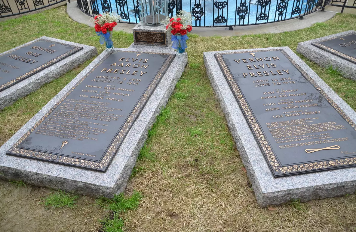 The graves at Graceland in 2014.