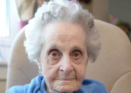 102-Year-Old Woman Smokes 20 Ciggies And Drinks Wine Every Day