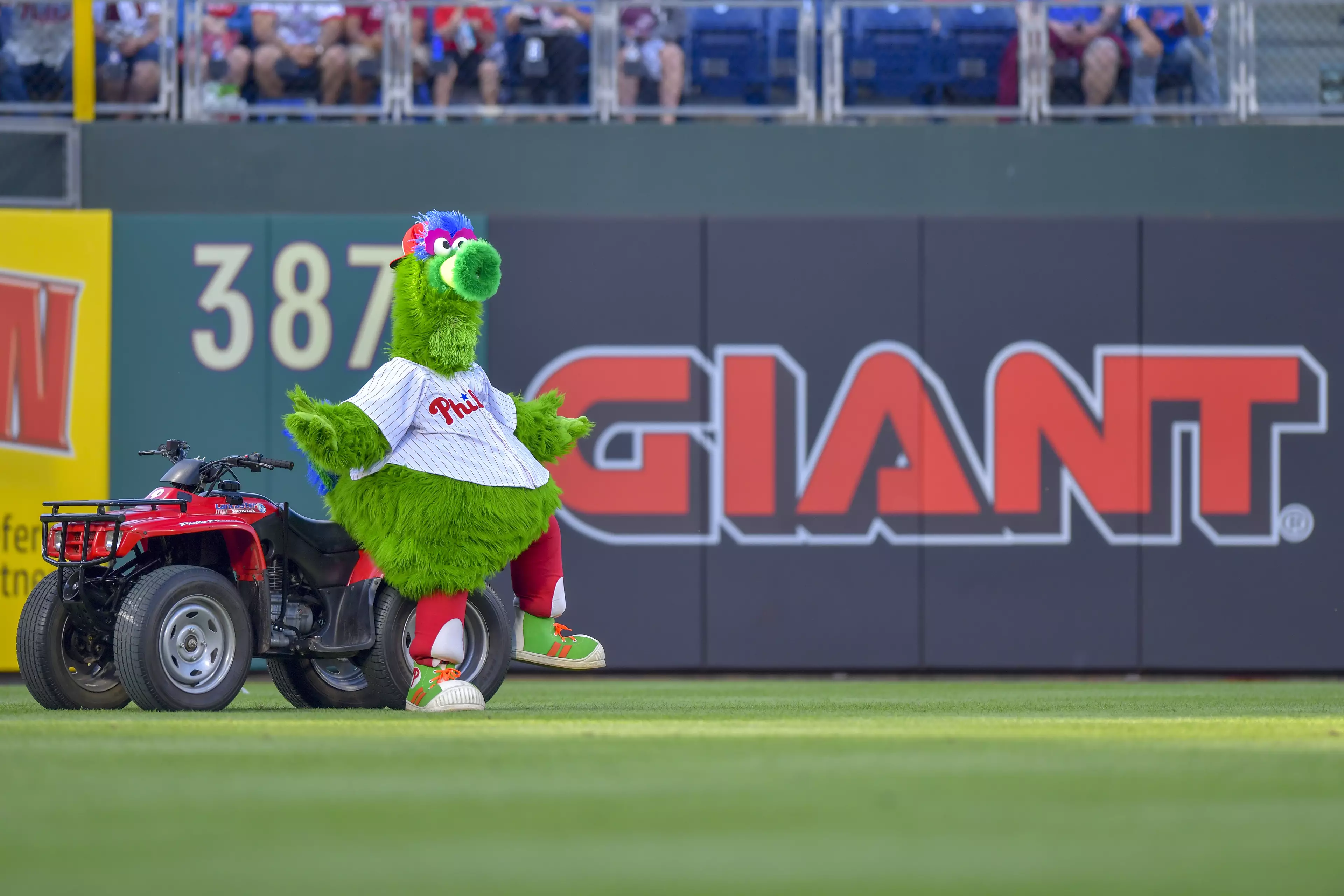 Philadelphia Phillies Fan Hit In Face With Hot Dog Shot From Cannon 