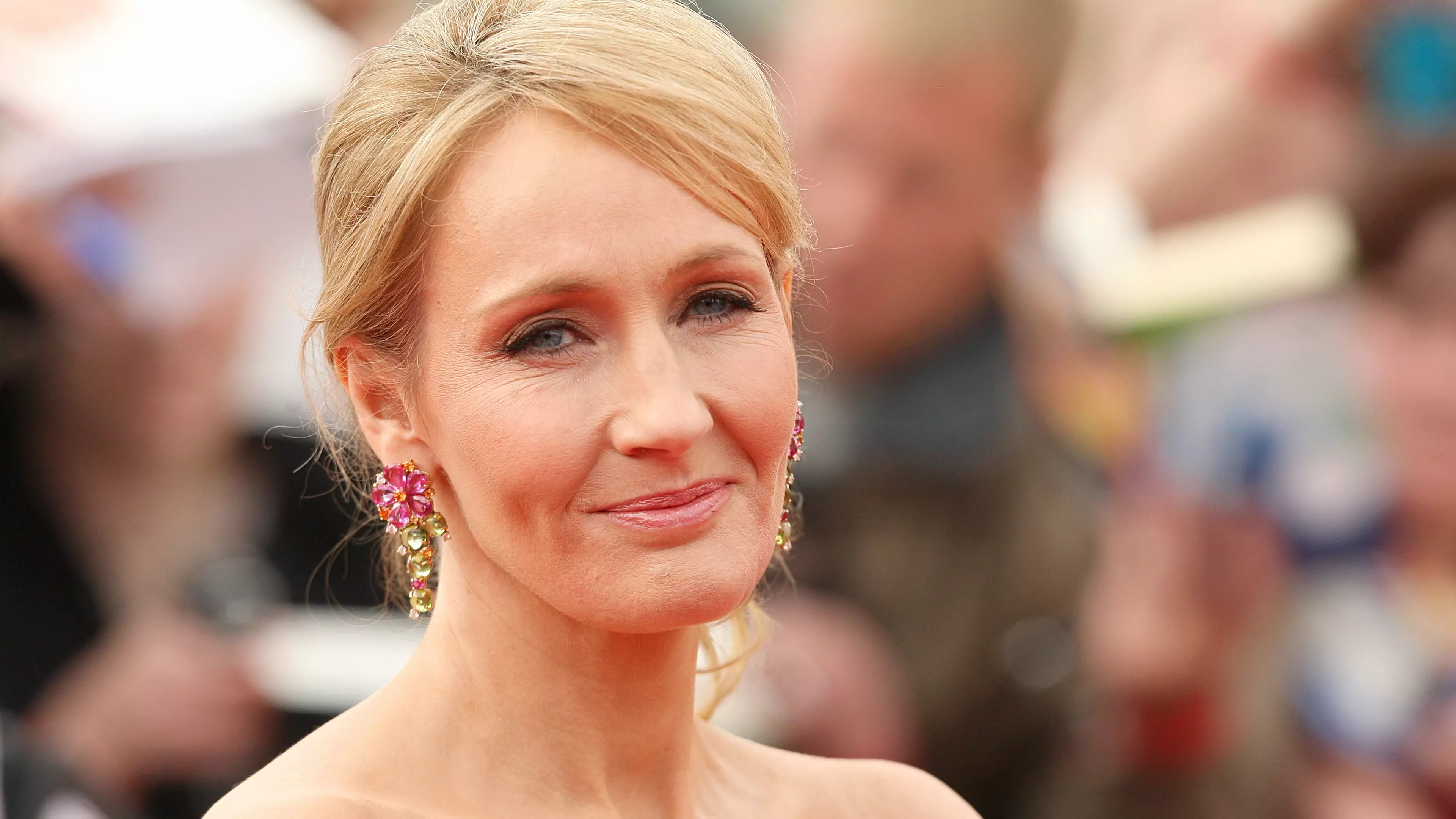 J.K. Rowling Offers To Pay Rogue Civil Servant A Year's Wages