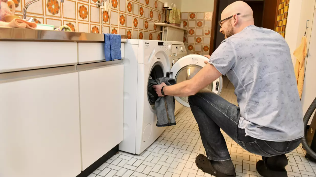 ​People Are Arguing Over Where Washing Machines Should Go In The House