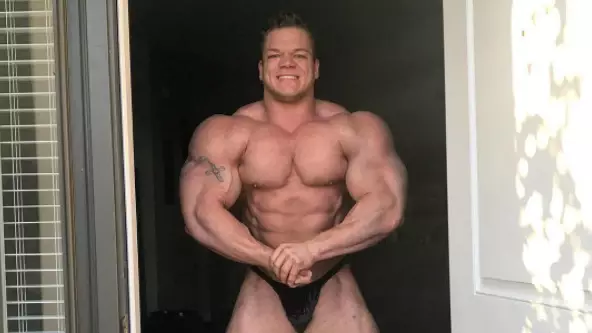 Bodybuilder Dallas McCarver Has Died After Apparently Choking On His Food 