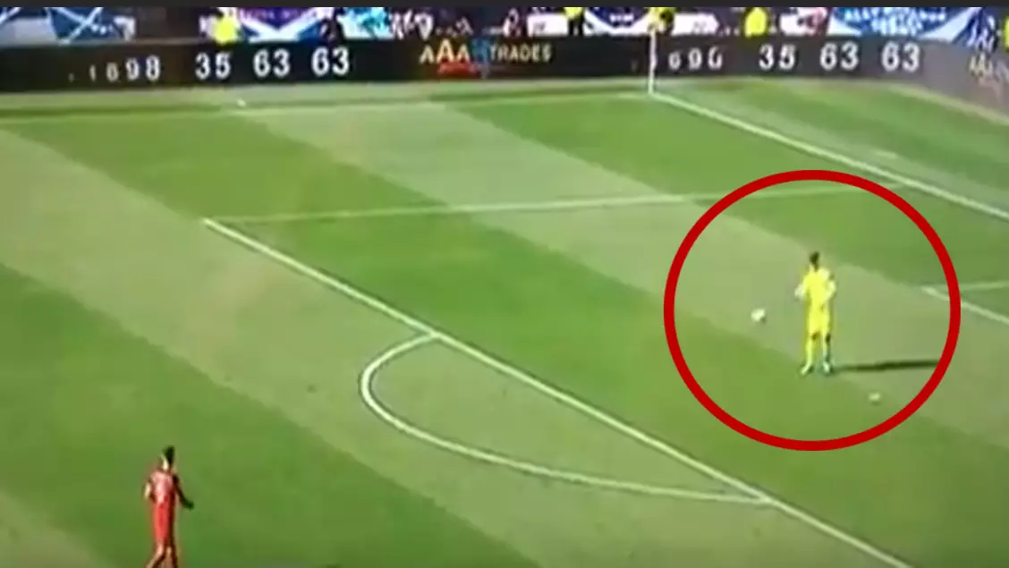 WATCH: Not Even The Referee Noticed Joe Hart's Blunder vs Scotland 