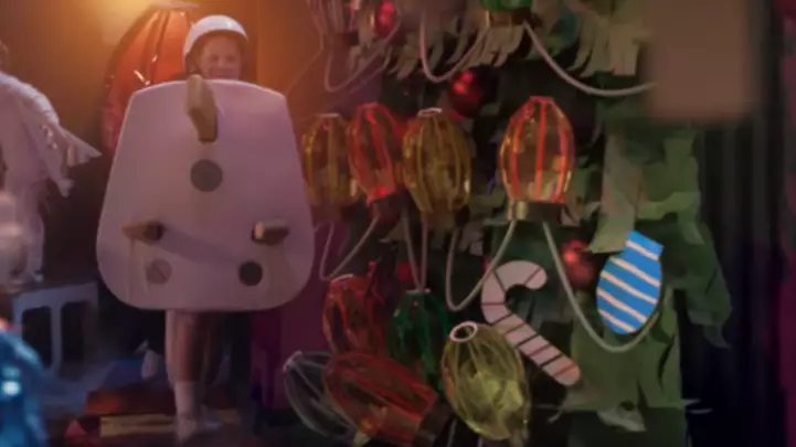 People Are Complaining About 'Plug Boy' In Sainsbury's Christmas Ad