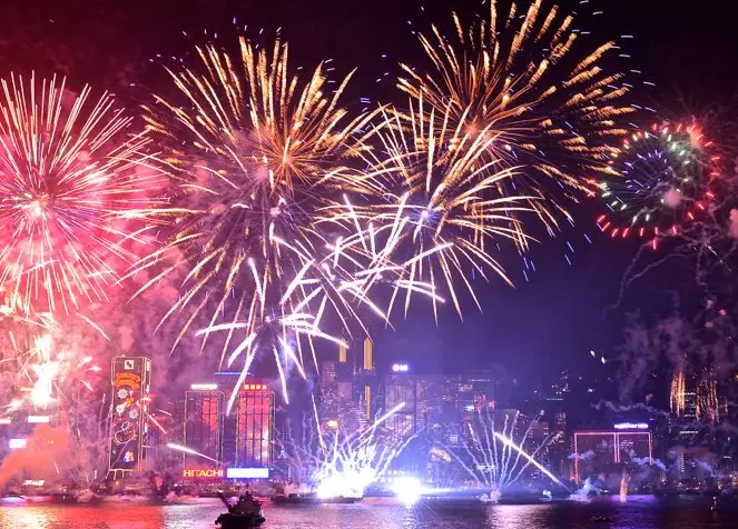 Hong Kong's New Year's Eve Firework Display Was Absolutely Incredible