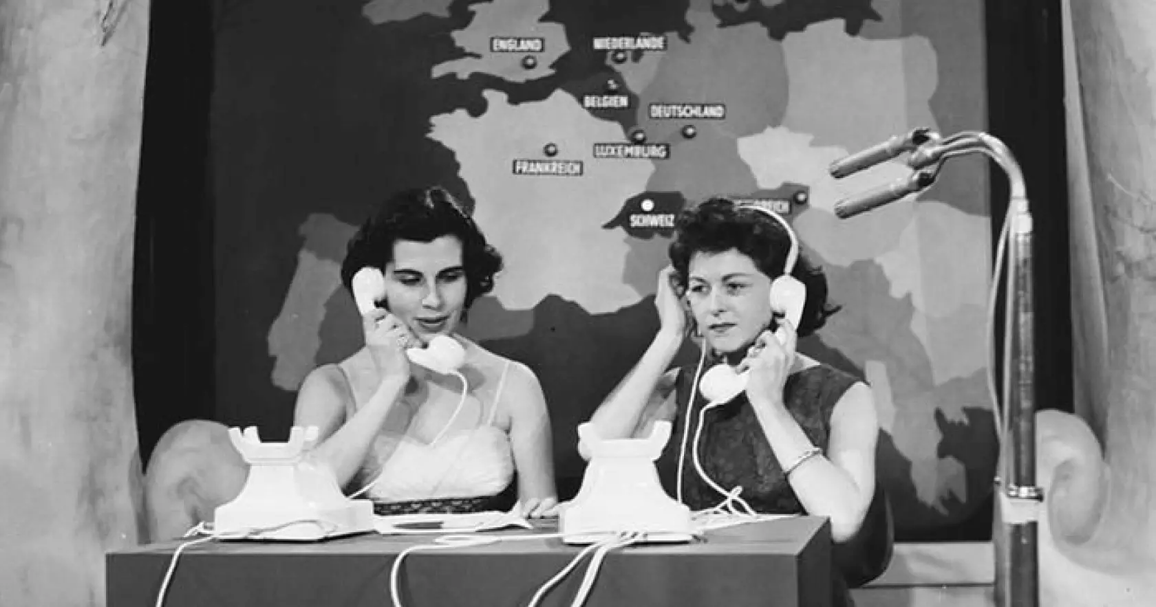 Eurovision 1957 presenter and her 