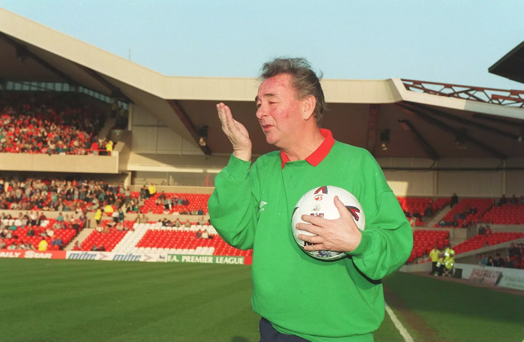 LISTEN: The Insane Story Of How Brian Clough Tried To Sign Dean Saunders
