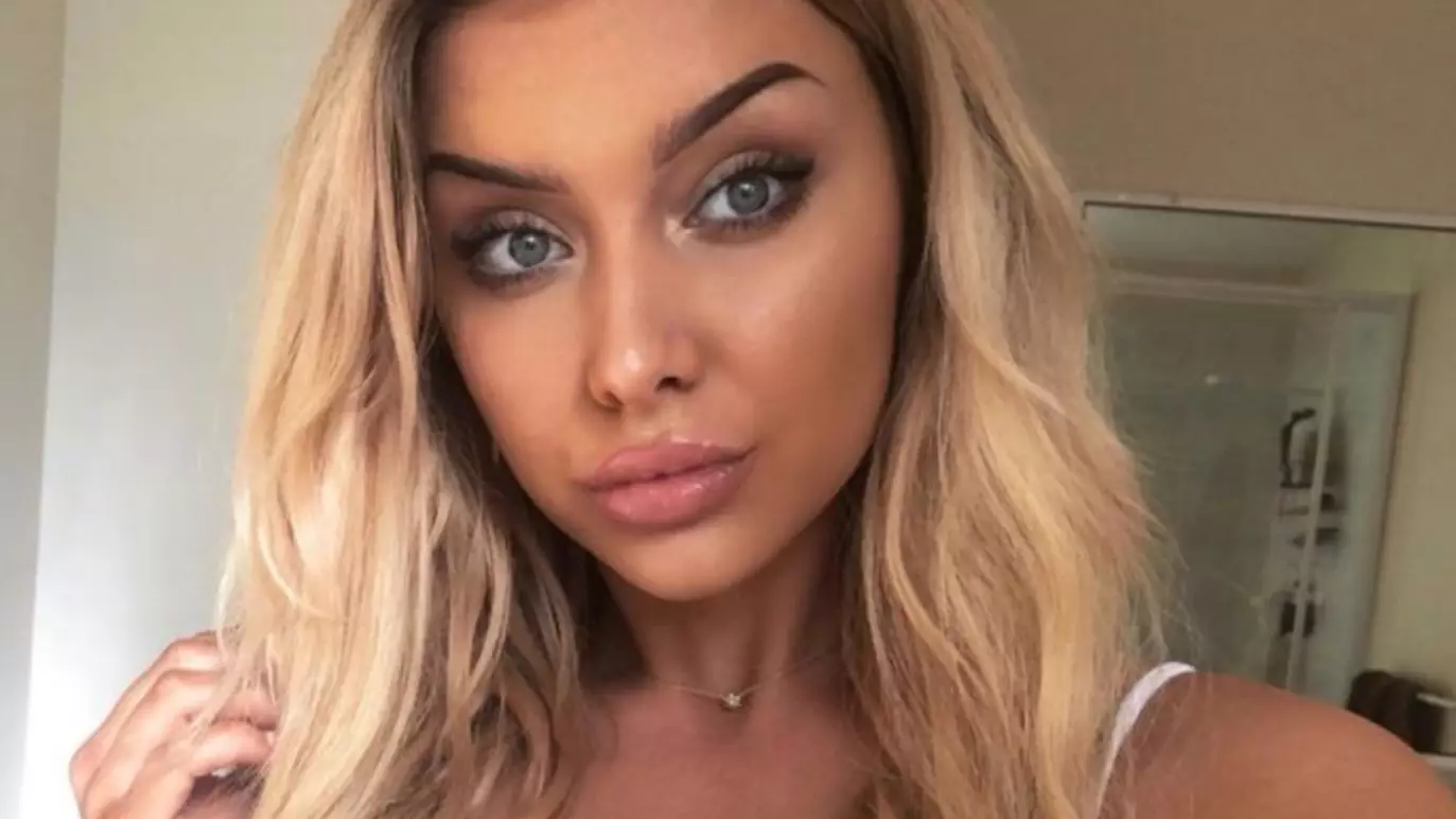 Instagram Model Avoids Jail For Selling $4,000 Worth Of Fake Tickets On Facebook And Gumtree