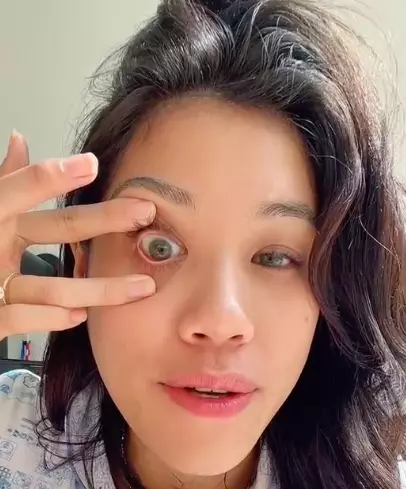 The TikTok user revealed a mega easy way to remove contacts (