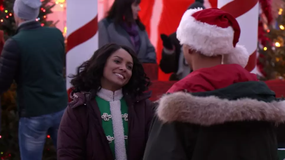 Netflix's Newest Christmas Movie, The Holiday Calendar, Looks All Kinds Of Magical
