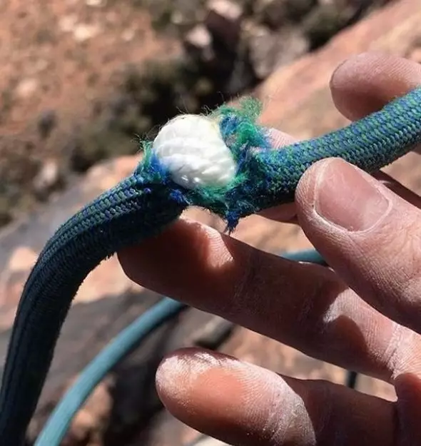 Leto shared a picture of the frayed rope.