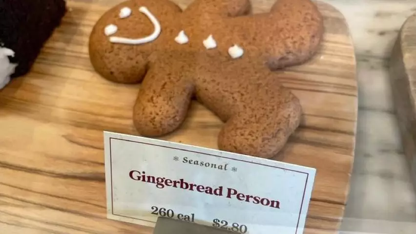 Internet Has Best Response To Man Who Complained About Bakery's Gingerbread Person