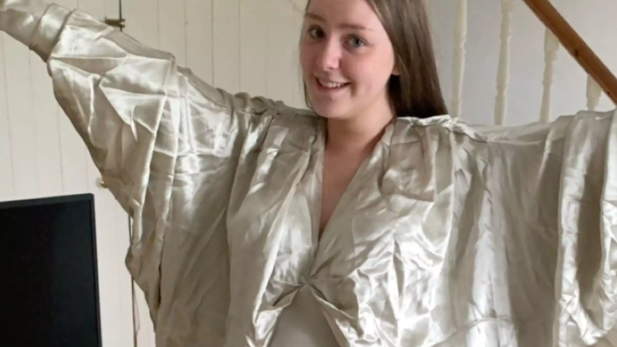 Woman Left 'Looking Like One Of Jesus' Disciples' In Over-Sized Dress 