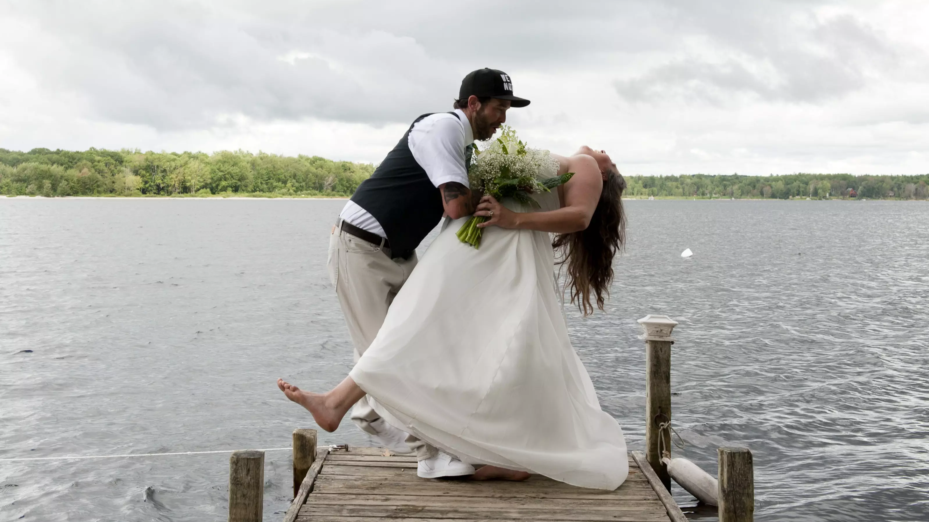 Hilarious Moment A Bride And Groom Took A Dip Recreating A Dance Move