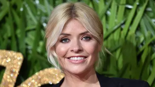 Holly Willoughby 'Confirmed' To Replace Ant Mcpartlin On I'm A Celeb
