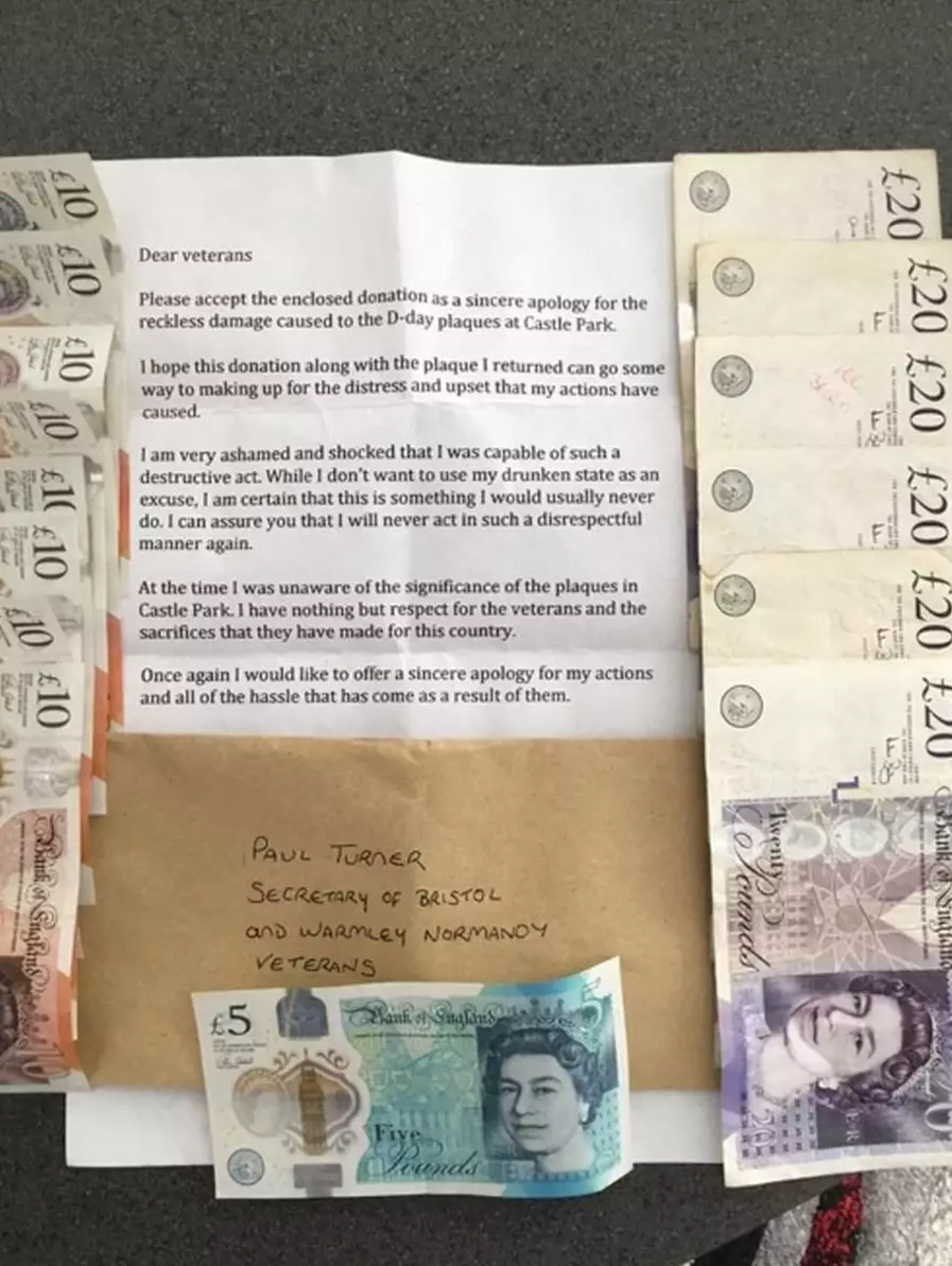 The apology note and £205 in cash.