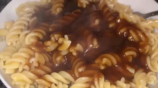​Someone's ‘Classic Pasta And Gravy’ Has Sparked A Massive Debate On Rate My Plate