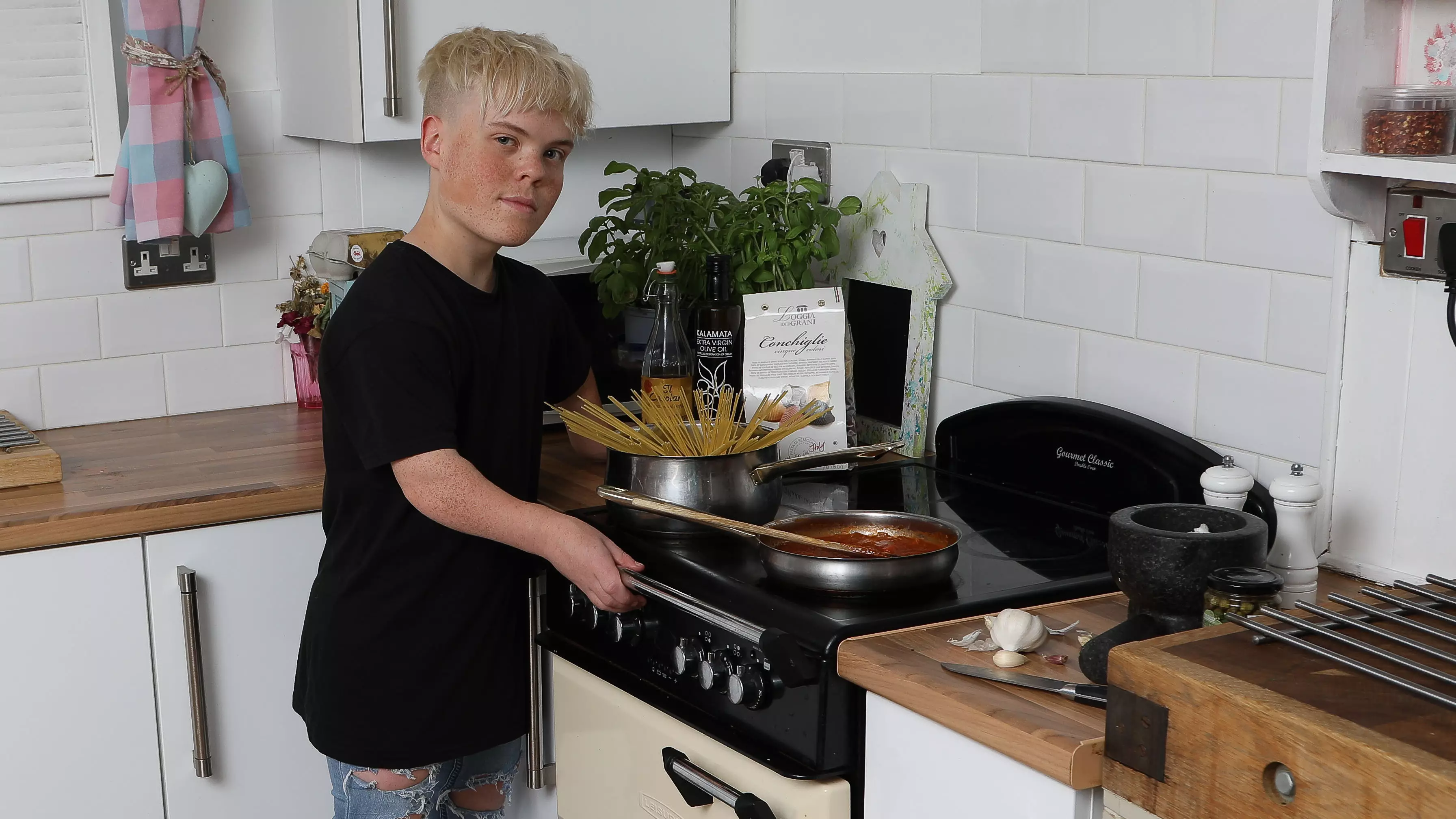 ​Teenager With Dwarfism Banned From College Kitchen As Height Poses ‘Safety Risk’