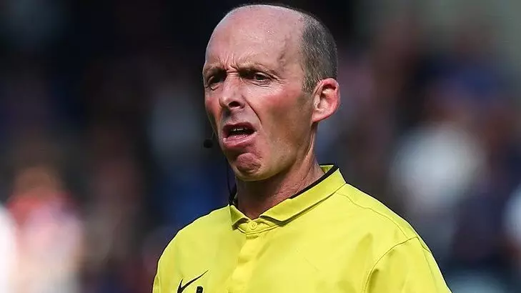 WATCH: Mike Dean Channeled His Inner Luka Modric Last Night With Ridiculous Skill