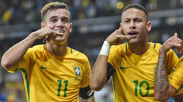 Neymar Has Been Messaging Brazil Teammate Philippe Coutinho Via WhatsApp