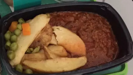 The Truth About Aeroplane Food Is Revealed And You'll Never Eat It Again