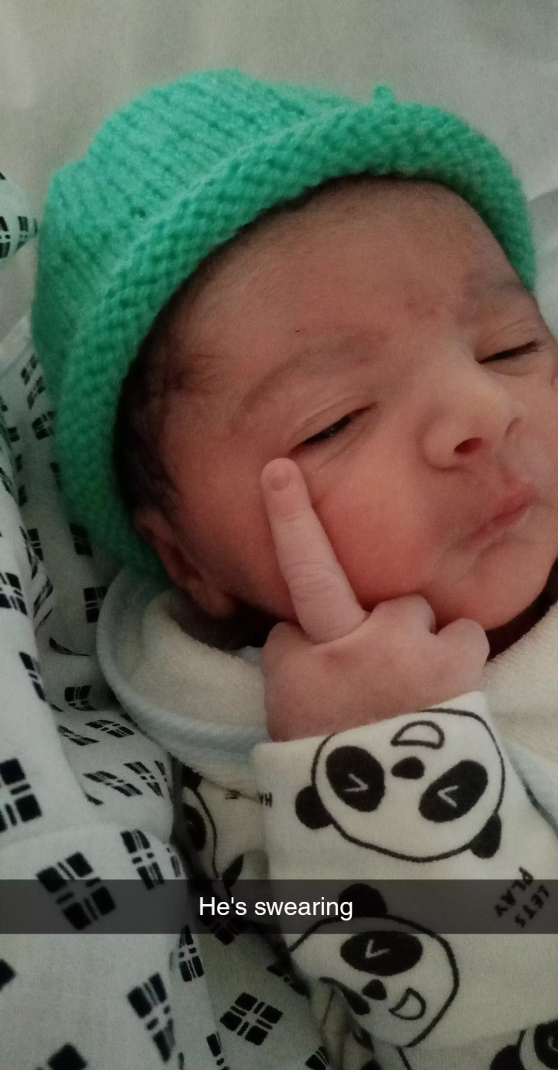 Toyha managed to snap another hilarious photo of her baby putting his middle finger up (