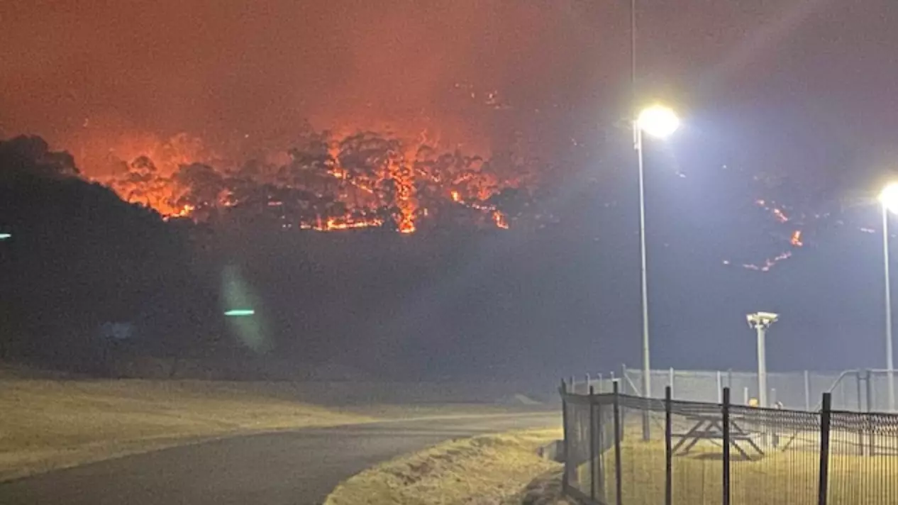 Bushfire Is Closing In On Maximum Security Prison But There's No Plan To Evacuate Inmates