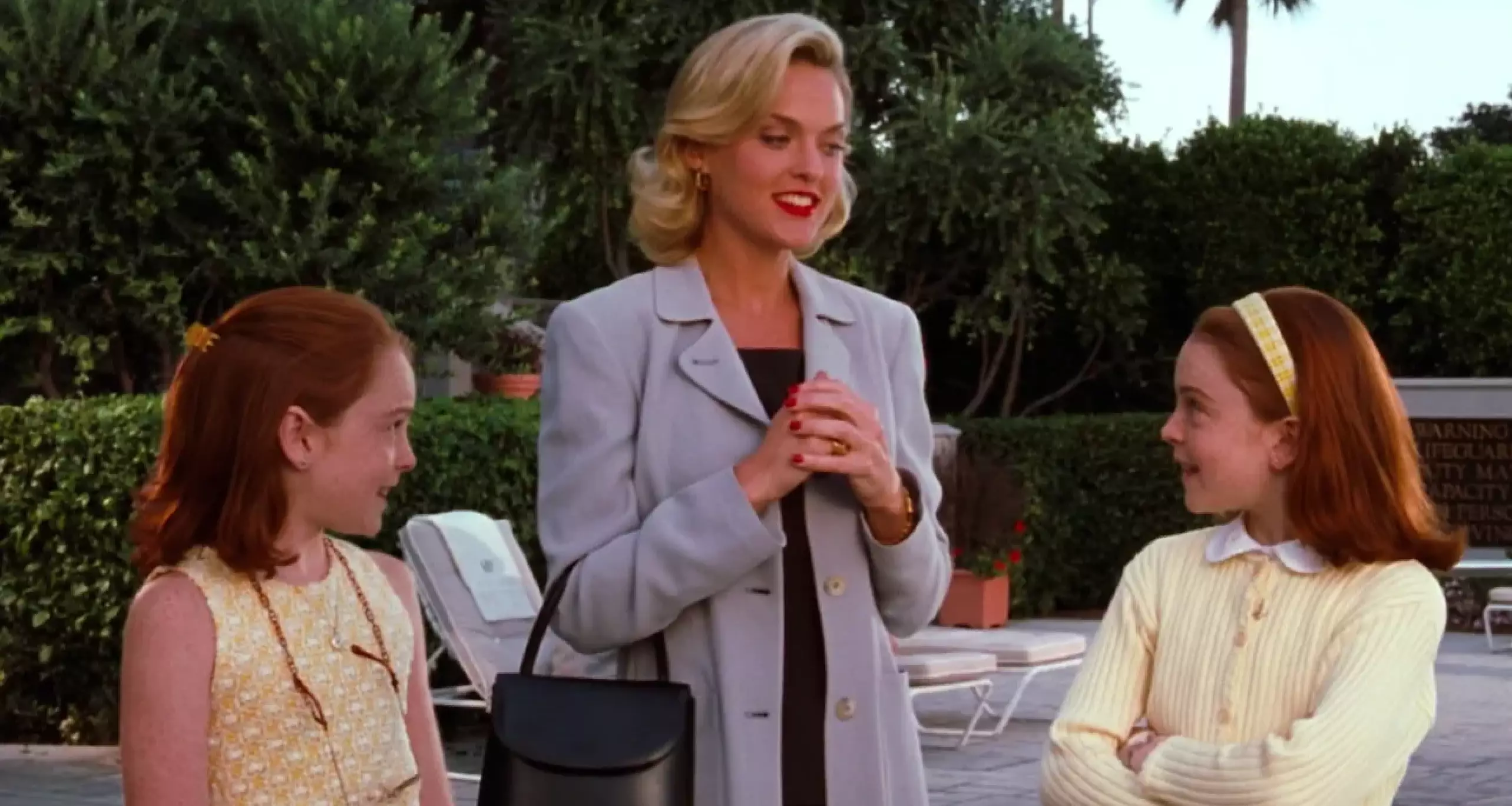 Elaine Hendrix starred alongside Lindsay Lohan in The Parent Trap. (