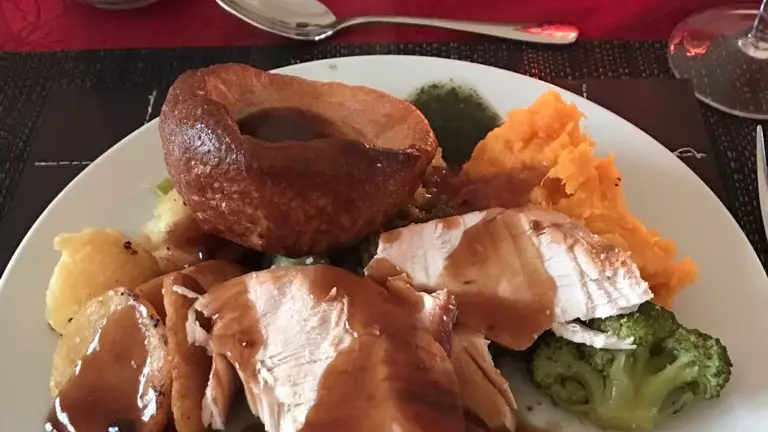 Guy Rates Peoples Christmas Dinners On Snapchat And It's Hilarious