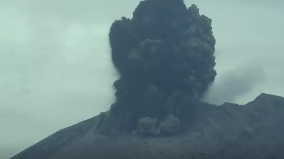 Man Captures Epic Footage Of Volcano Erupting And The Aftermath 