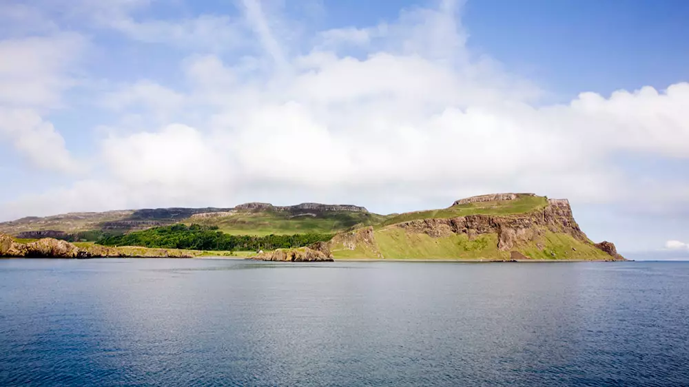This Scottish Island With A Population Of 15 Is Begging For People To Move There