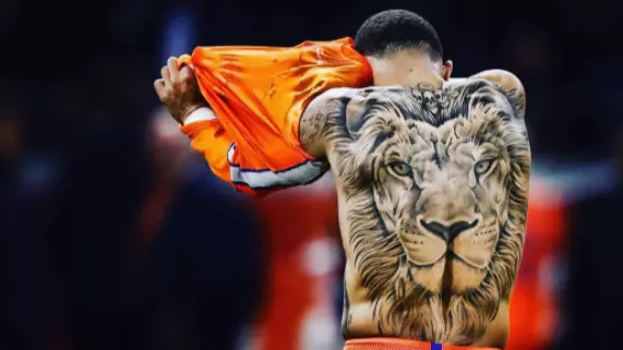 Nobody Can Believe What Memphis Depay Wore To The French Football Awards
