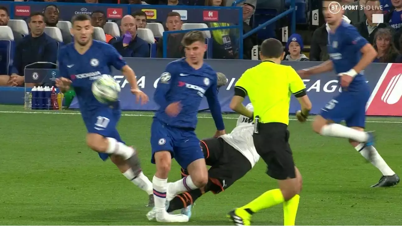 Mason Mount Hobbles Off For Chelsea After Horror Tackle From Francis Coquelin