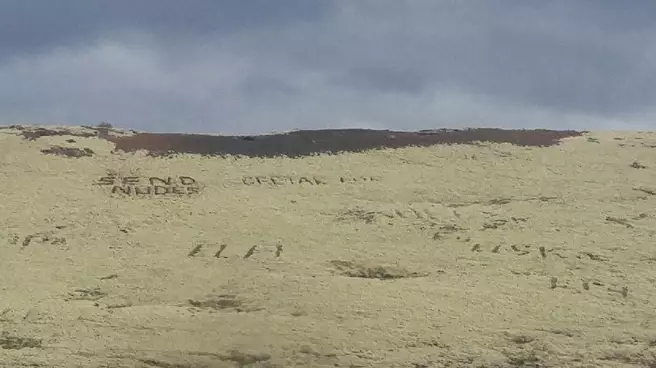 Someone Has Graffitied 'Send Nudes' Into Iceland Beauty Spot