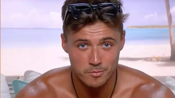 Love Island Fans Fuming As Brad Chats Up Lucinda Using Same Line As With Rachel