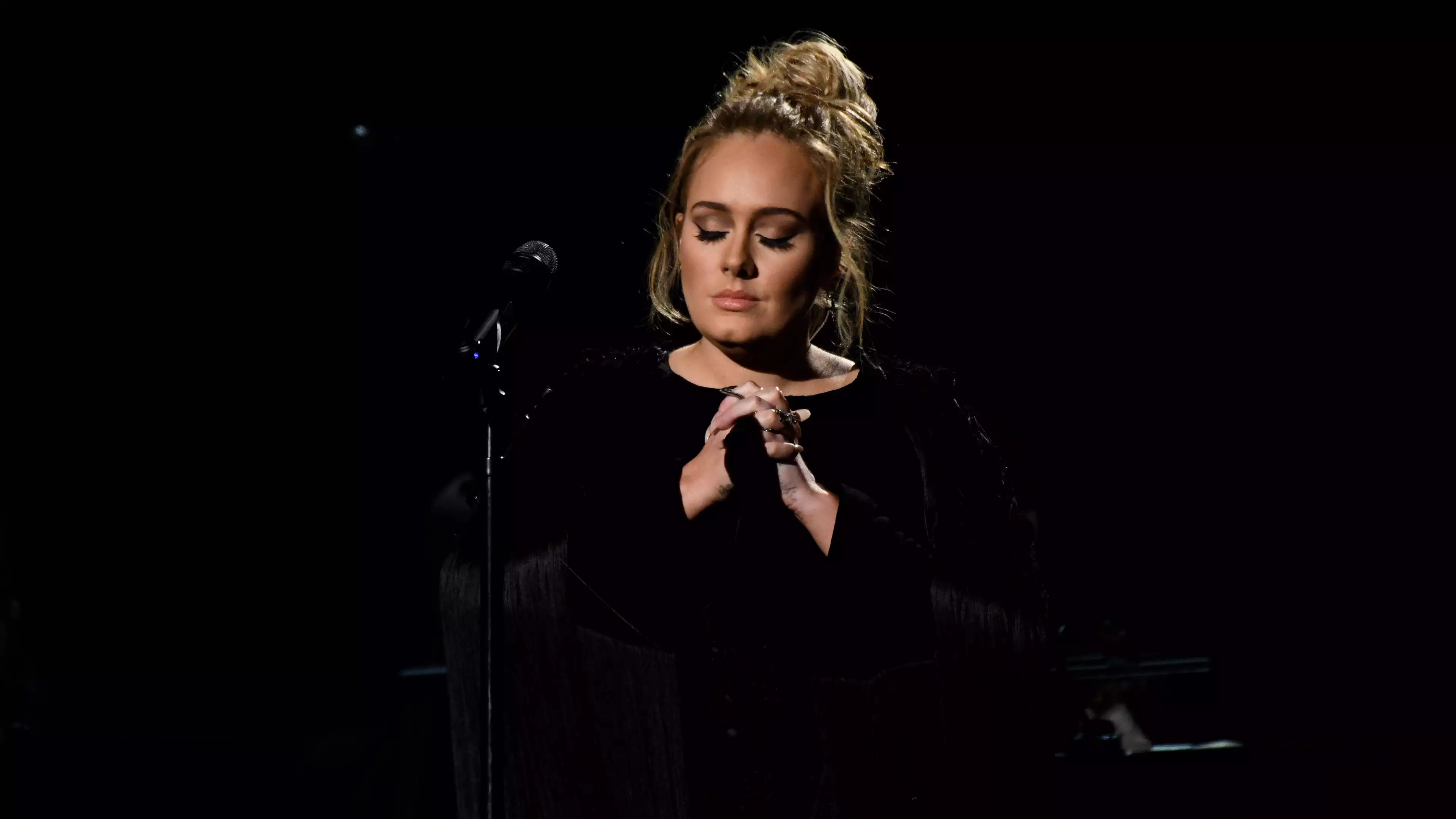 An Emotional Adele Visited The Vigil At Grenfell Tower Last Night