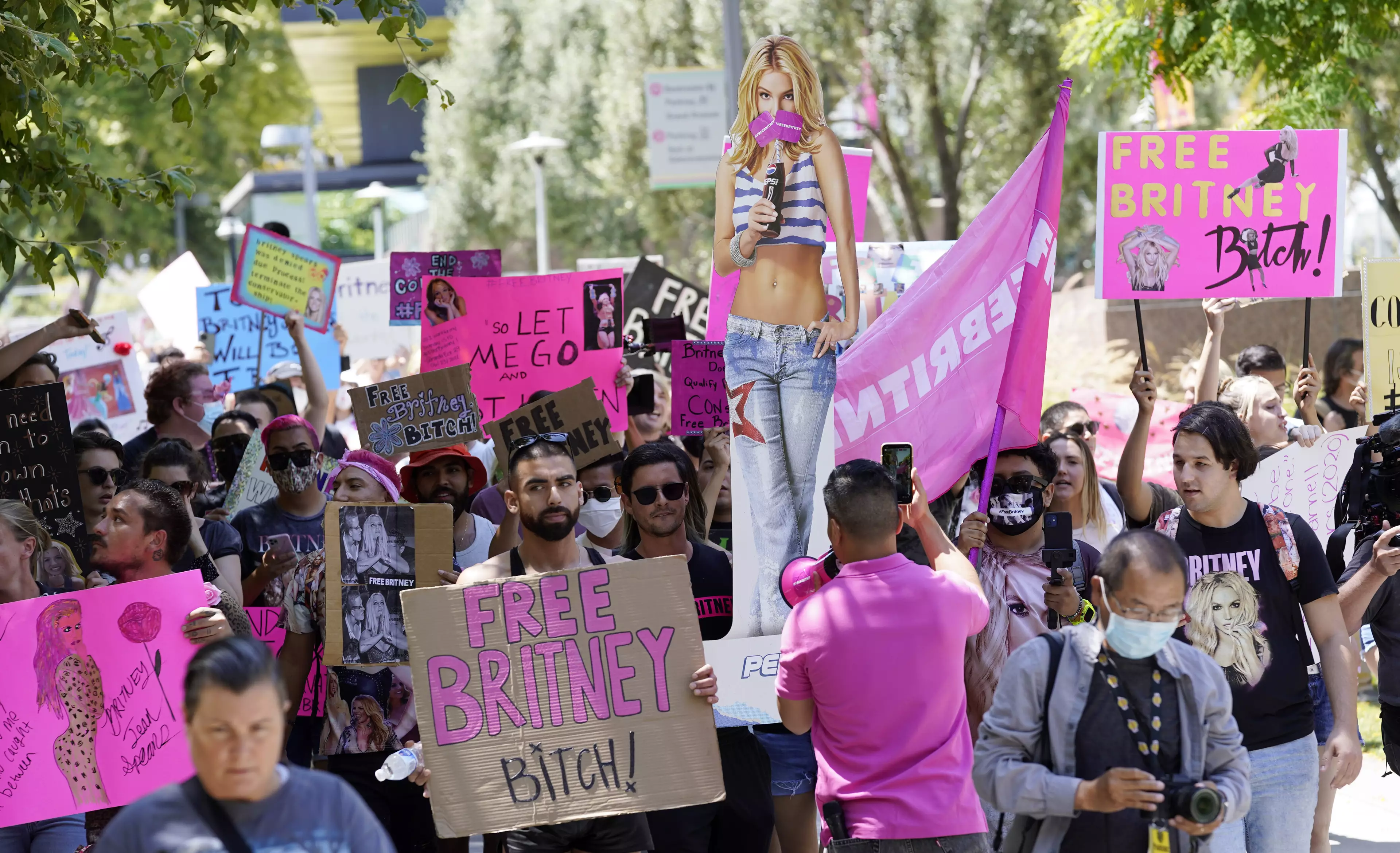 Fans gathered outside the court to show support for Britney (