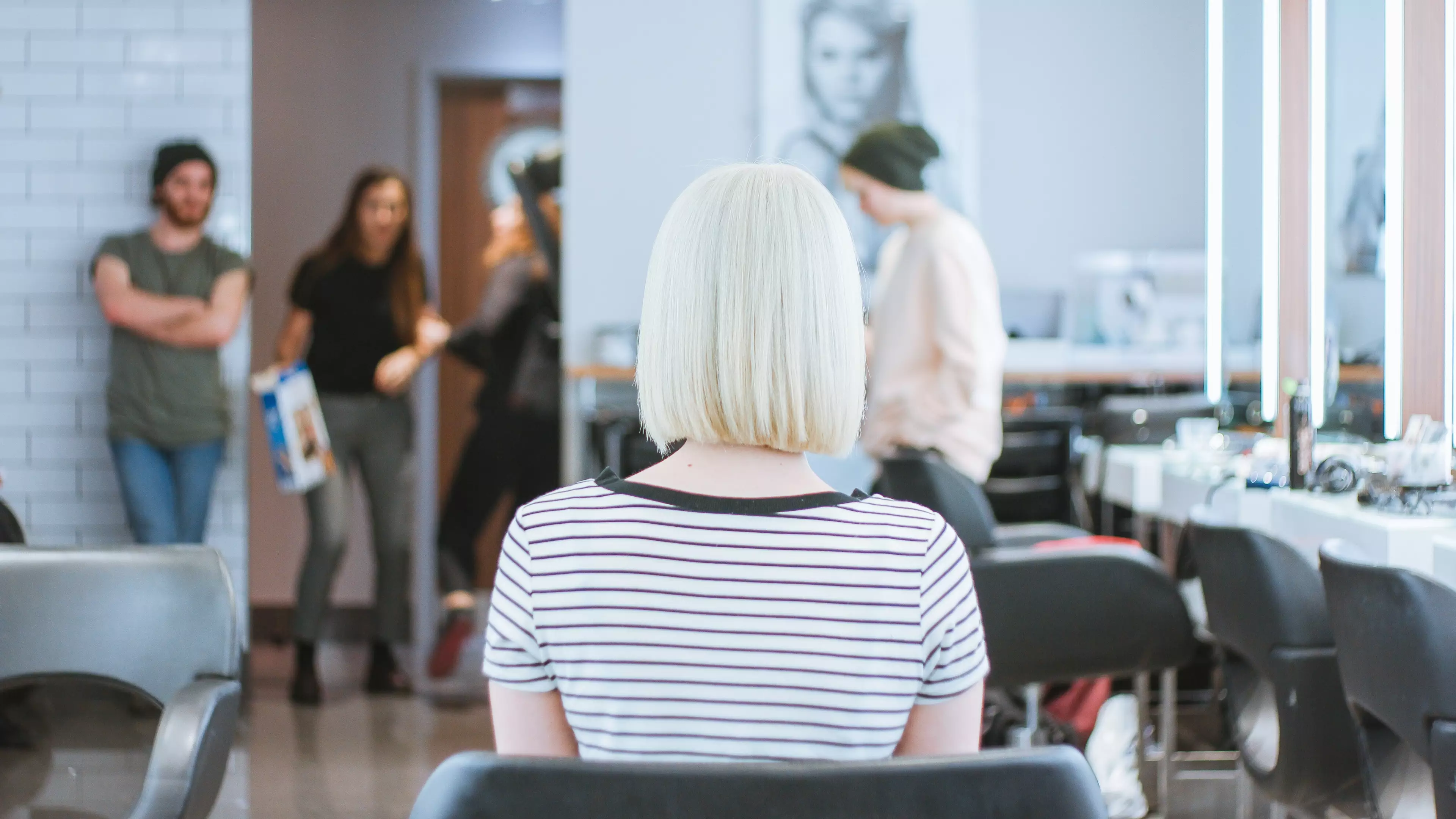 Top Hairdresser Wants More Women To Go For A Bob As It's More 'Hygienic'