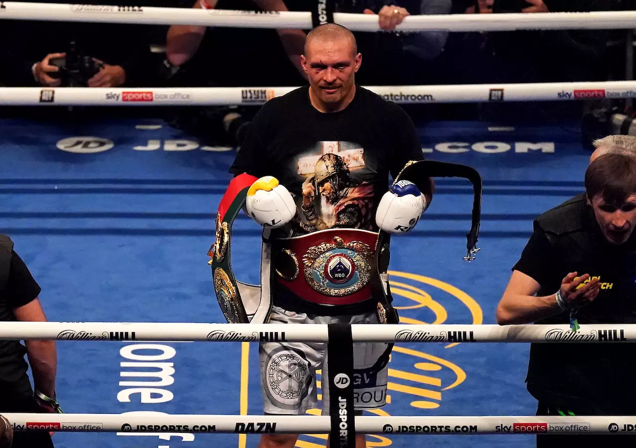 Oleksandr Usyk is the new heavyweight champion.