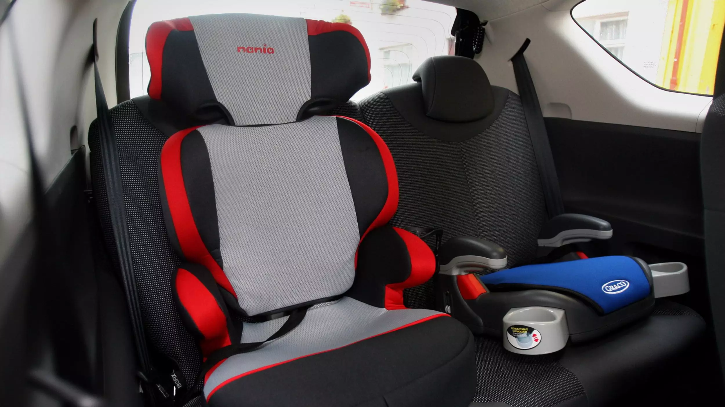 Emergency Medic Warns Parents To Keep Important Note On Child's Car Seat 