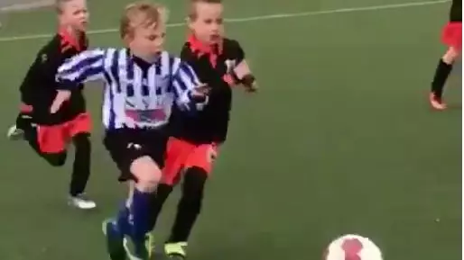 WATCH: Dirk Kuyt's Son Shows That He's Better Than His Dad