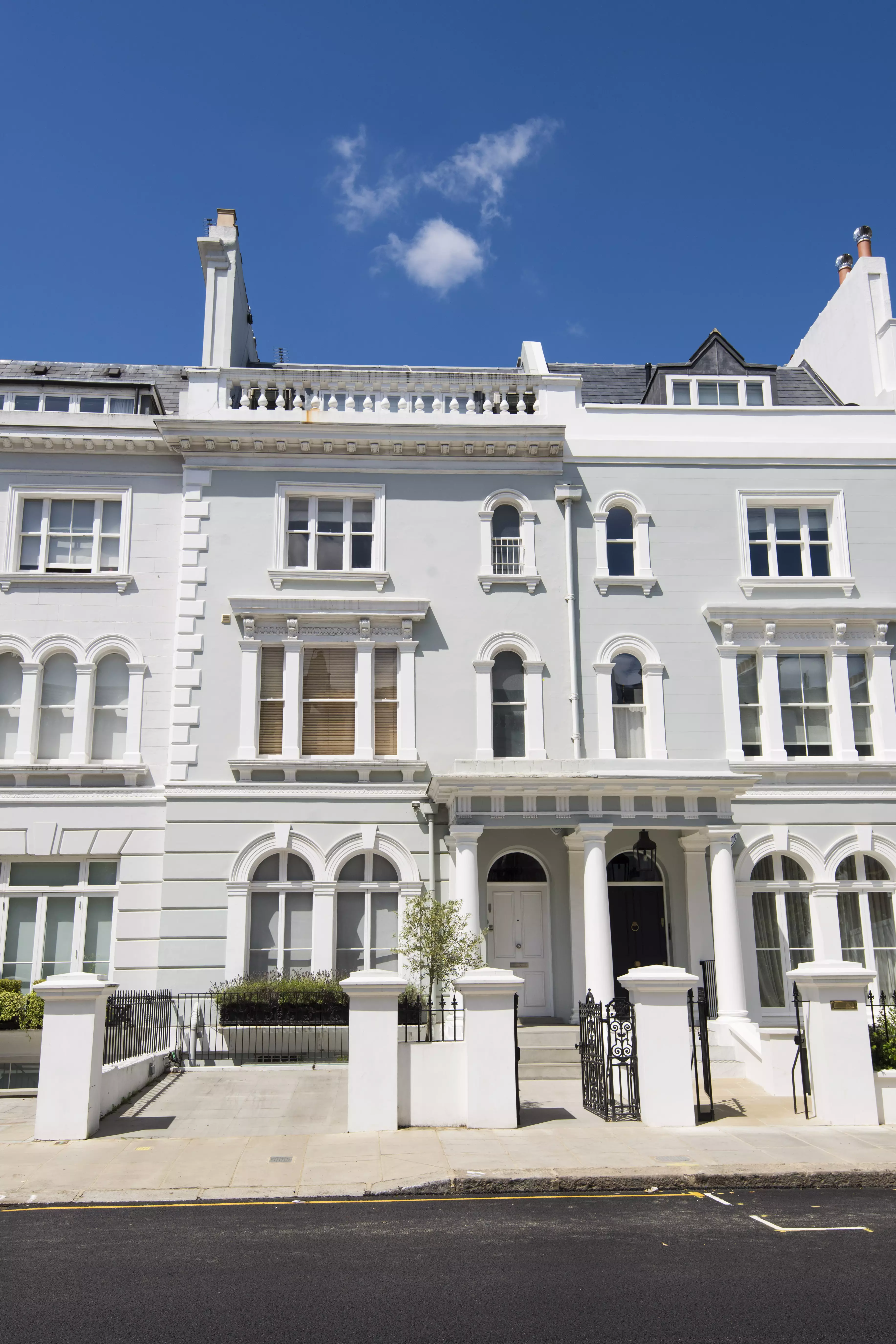 Imagine the Oppenheim Group selling properties in London's Notting Hill? (