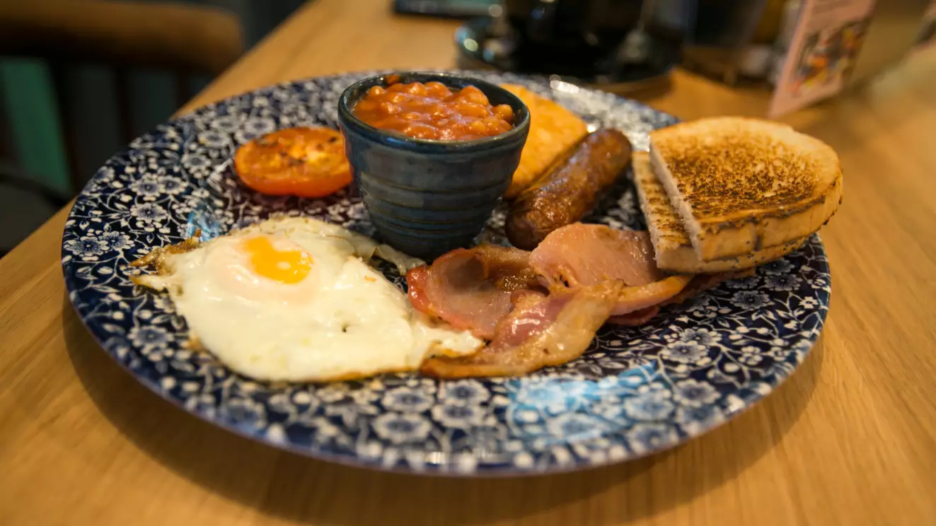 ​JD Wetherspoon Pubs Now Serve Build-Your-Own Breakfast