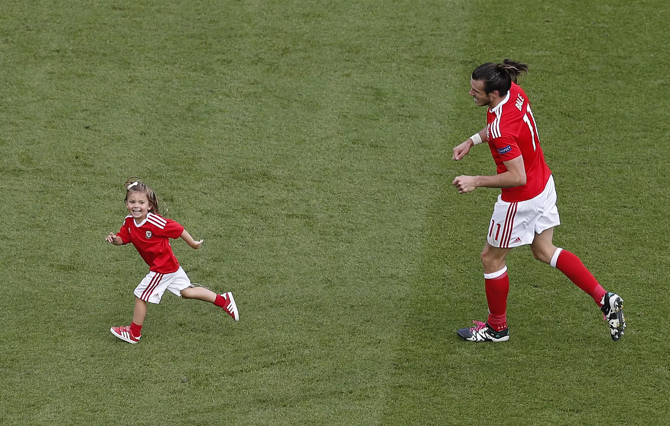 WATCH: Gareth Bale's Daughter Scores In Front Of Wales Fans After Match